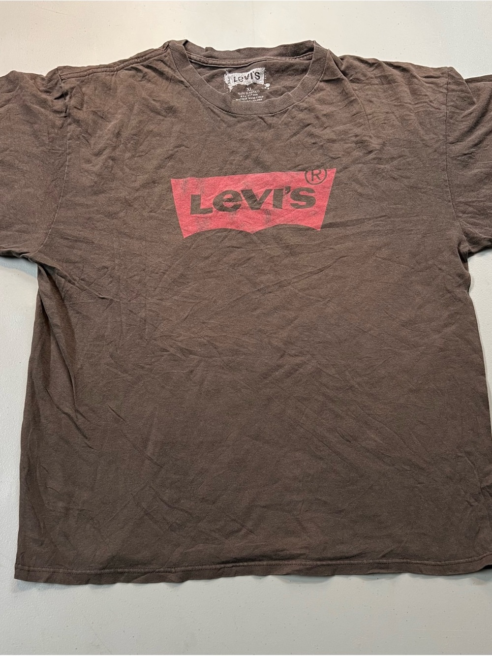 Levi’s Brown Red Logo Graphic Tee XL Distressed Faded